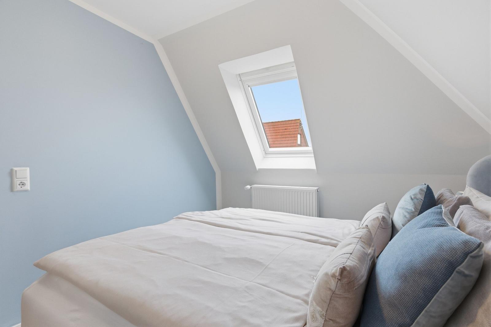 Schlafzimmer 1