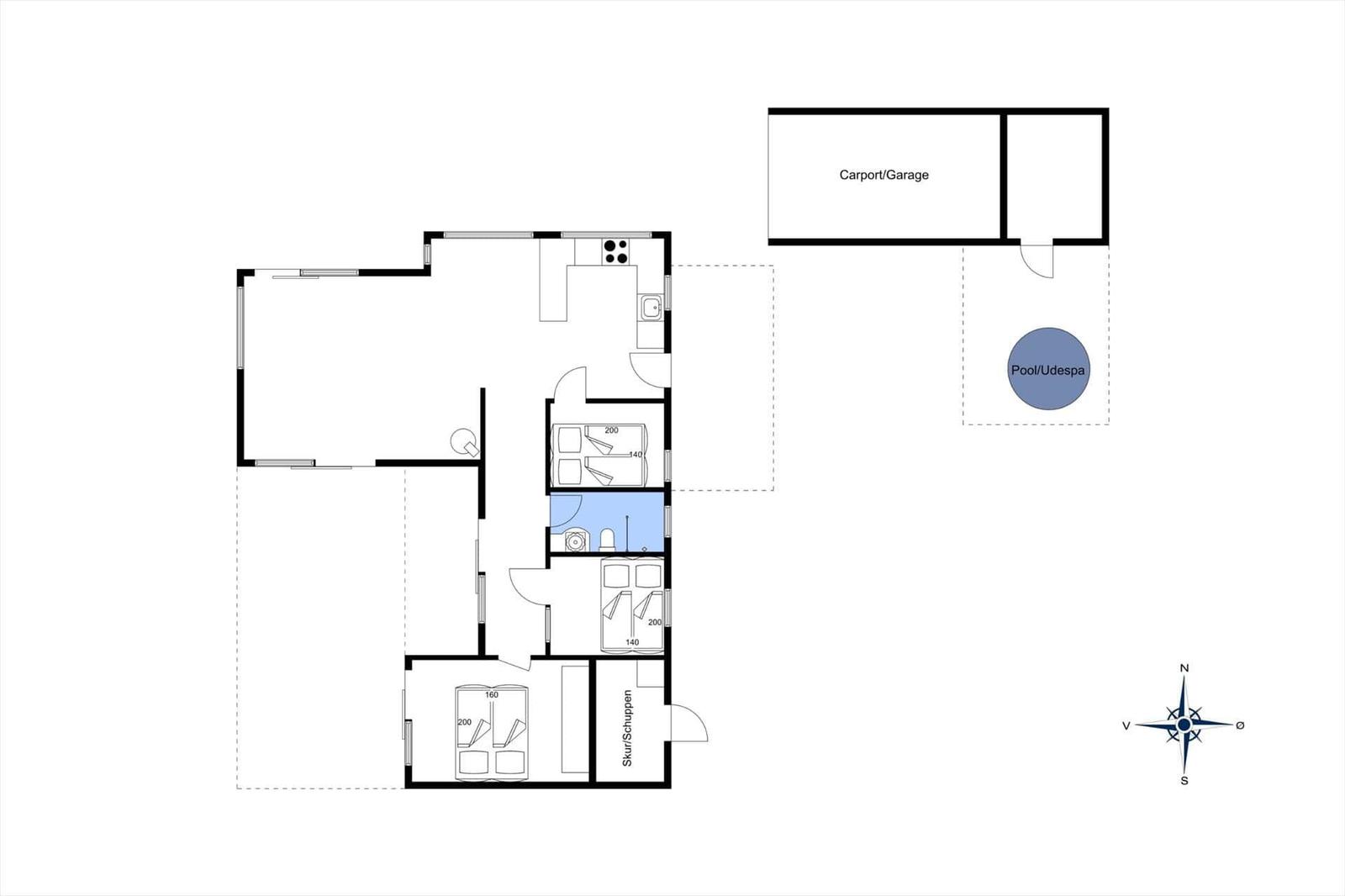 Funktionaler Grundriss mit Schlafzimmer, Bad, Küche und Carport mit Pool.