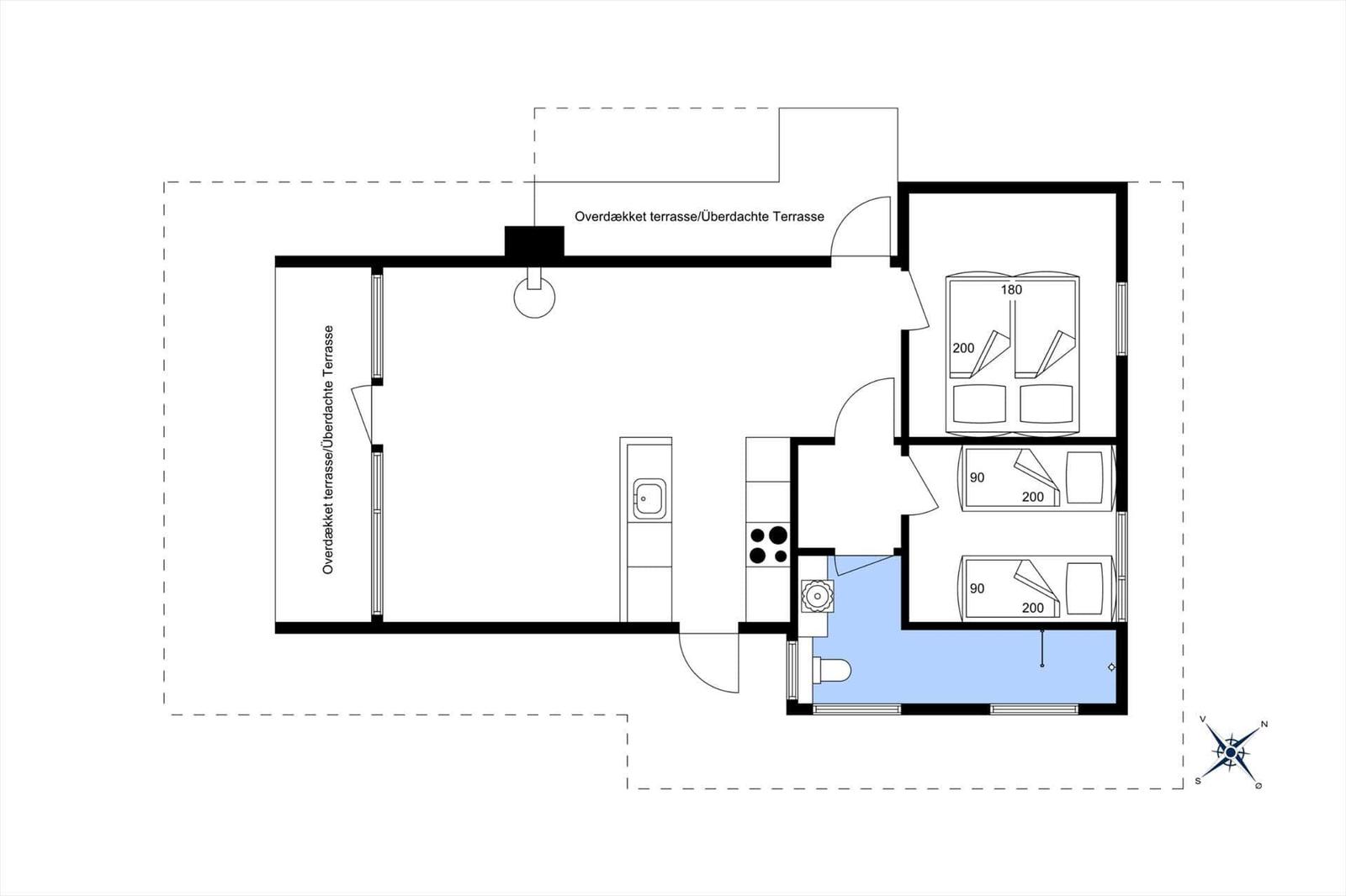 Apartment with kitchen, bathroom, terrace, and three bedrooms with beds.