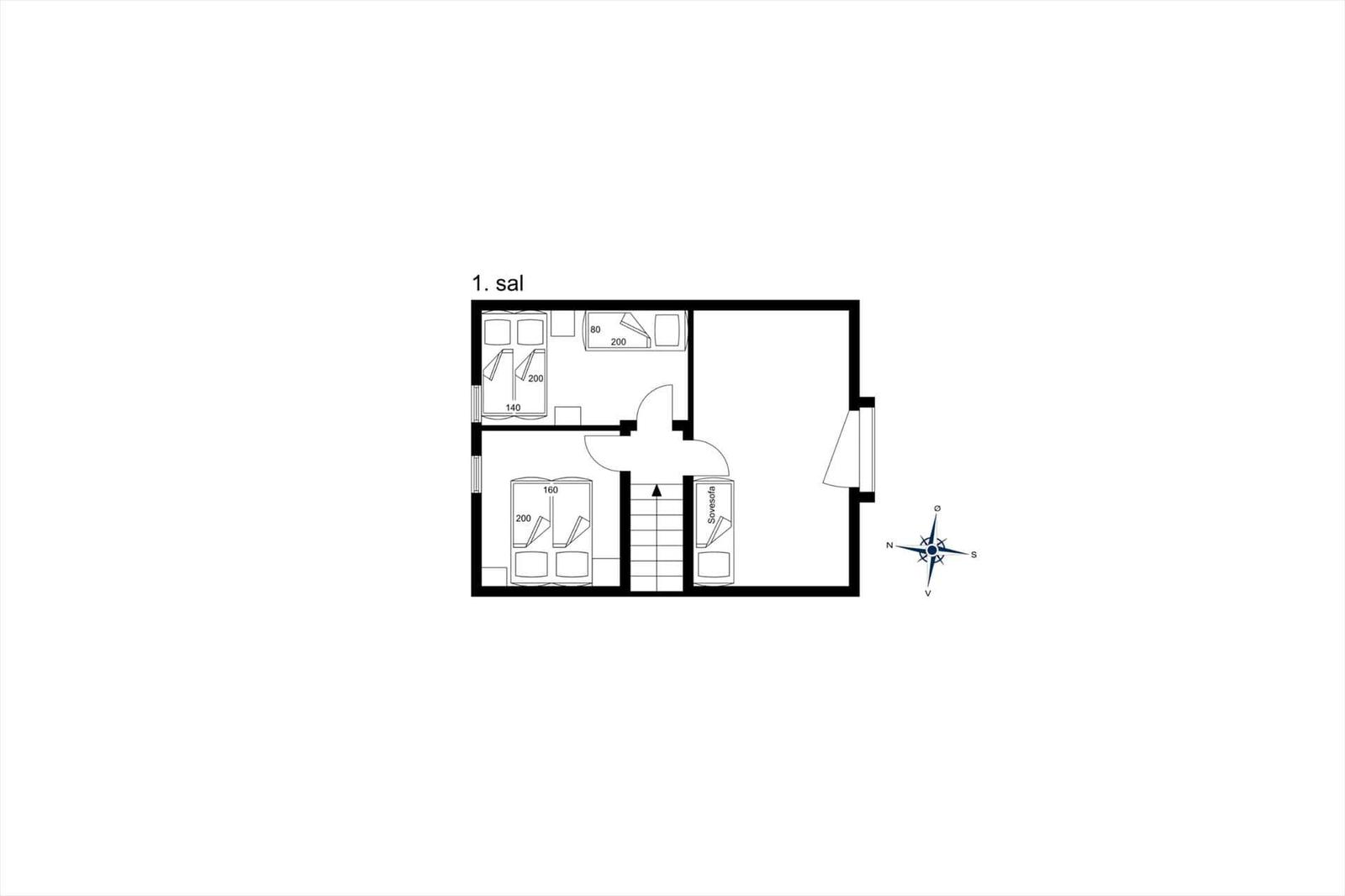 Erdgeschossplan mit Schlafzimmer, Bad und Treppe zur oberen Etage.