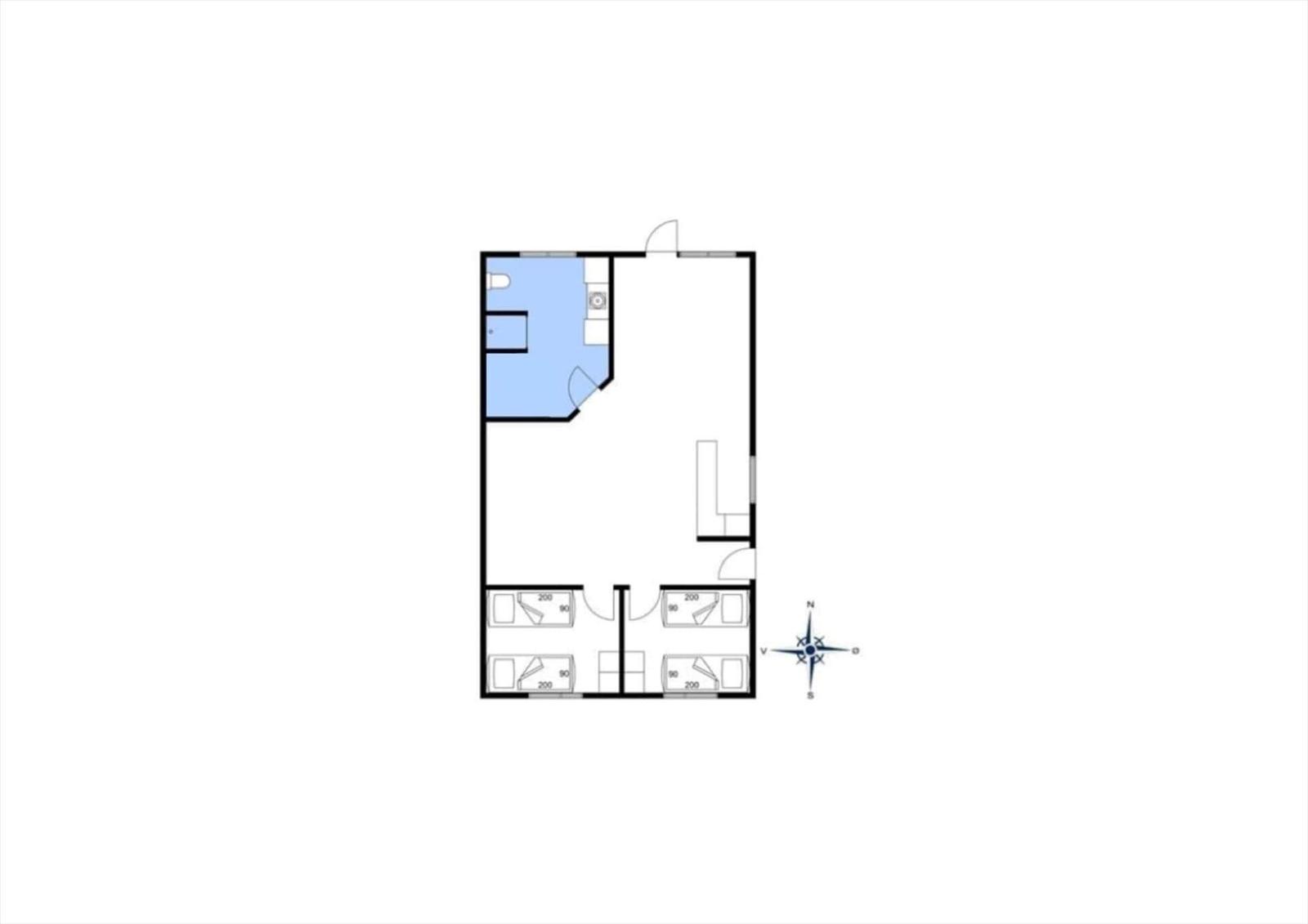 Wohnung mit Küche, Bad und vier Schlafzimmern. Raumübersicht mit Kompass.