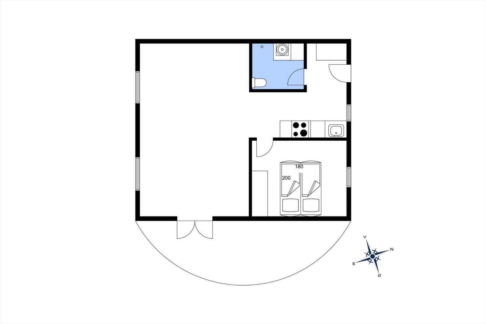 A room with kitchen, bathroom, and sleeping area. Northeast orientation.