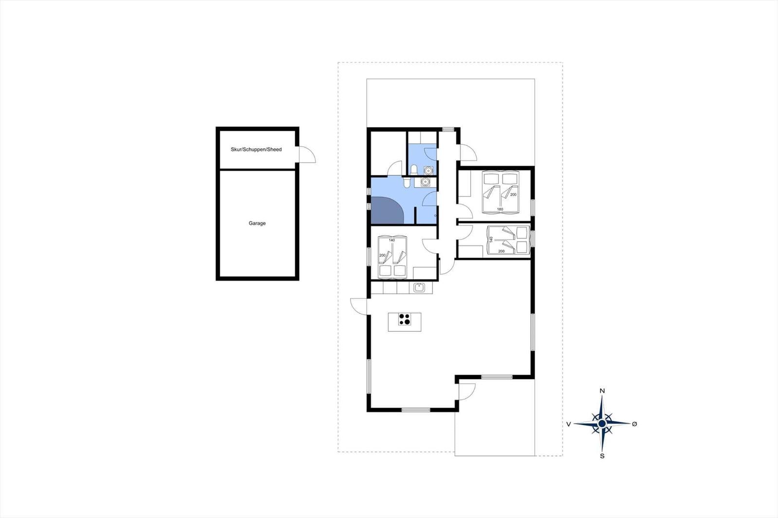 Funktionaler Grundriss mit Küche, Schlafzimmer und Bad. Anbau mit Garage und Schuppen.
