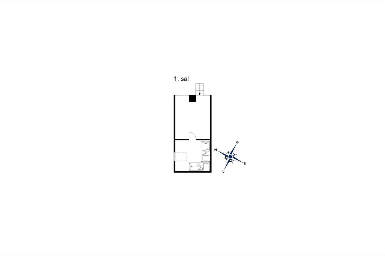 Ground floor plan with bedroom, bathroom, and kitchen. Orientation with compass.