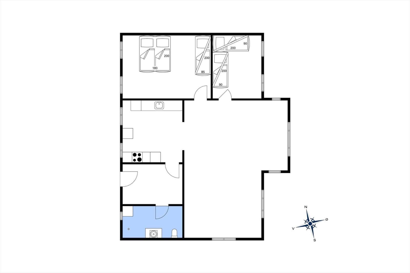 Wohnung mit drei Schlafzimmern, Küche und Bad. Grundriss mit Orientierung.