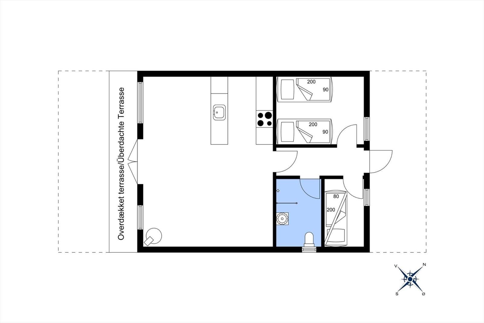 Wohnung mit Küche, Schlafzimmer und Bad, überdachte Terrasse.