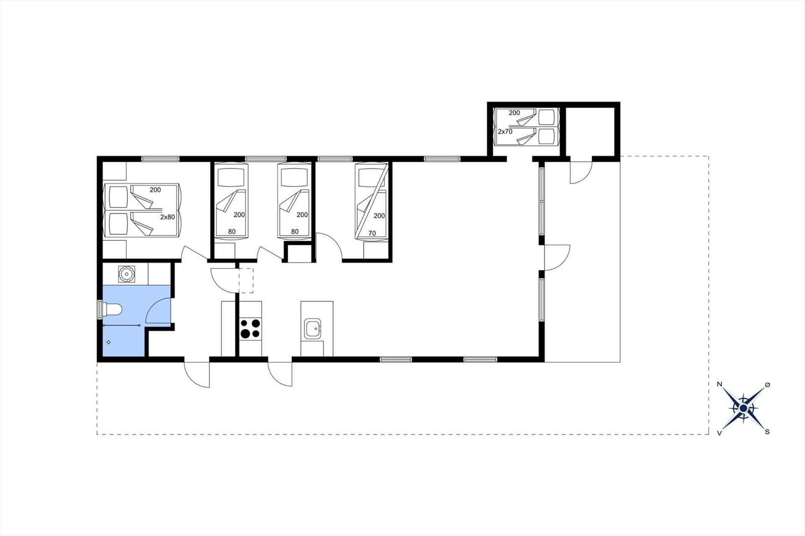 Wohnung mit mehreren Schlafzimmern und Küche. Flur mit Bad und Toilette.