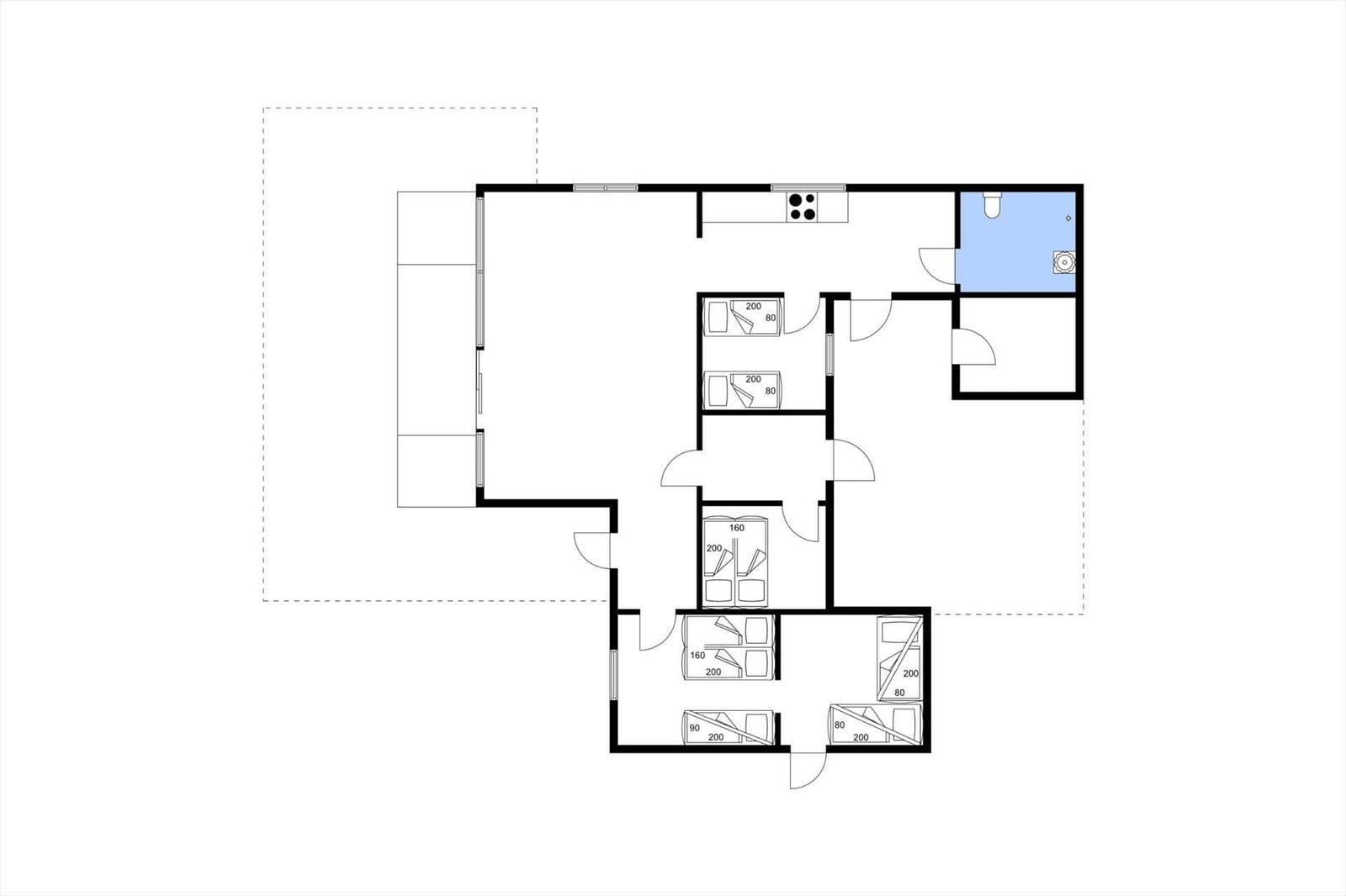 Wohnung mit mehreren Schlafzimmern und Küche. Bad ist blau markiert.