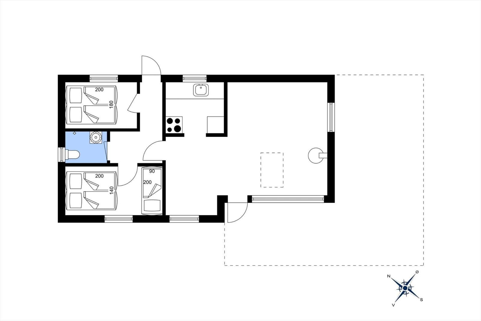 Wohnung mit zwei Schlafzimmern, Küche und Bad. Großer Wohnbereich mit Fenster.