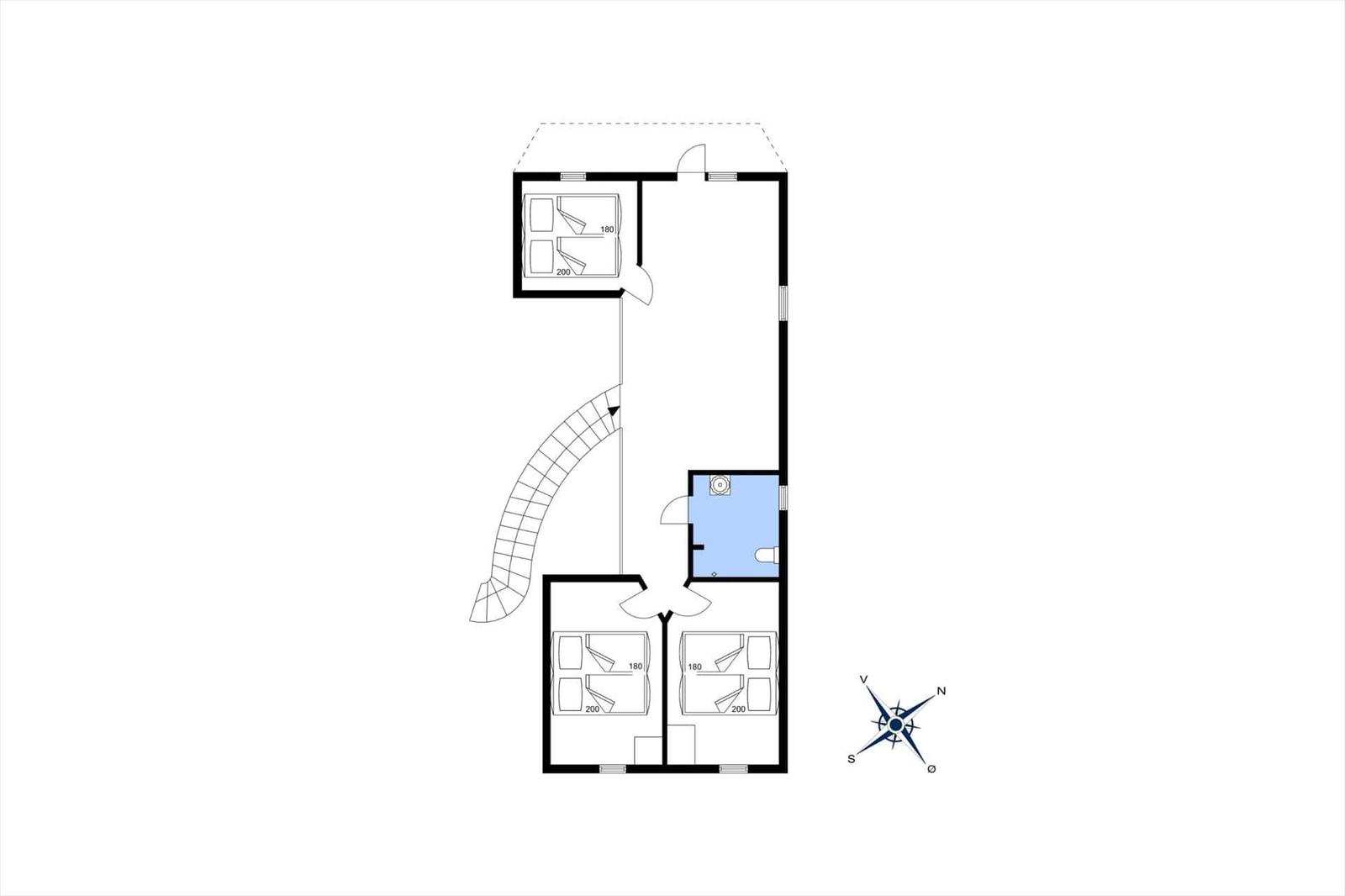 Wohnung mit drei Schlafzimmern, Bad und Treppe. Richtung Nord.