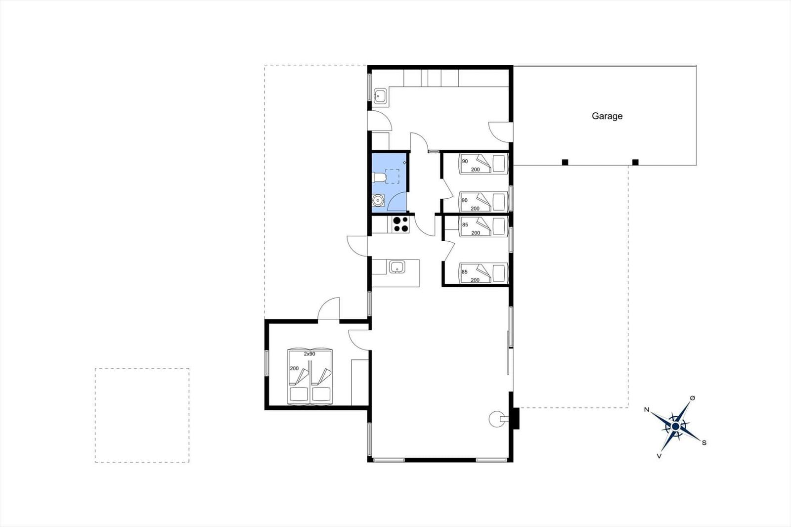 Dieses Grundriss zeigt eine Wohnung mit drei Schlafzimmern, Küche, Bad und Garage.