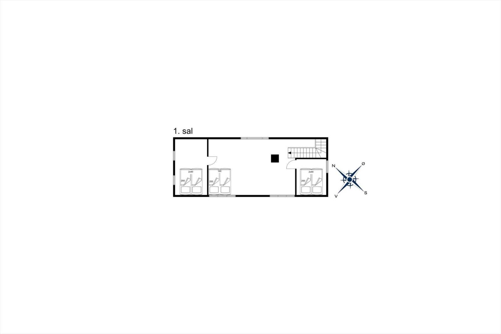 Erdgeschossplan mit drei Schlafzimmern und Treppe zur oberen Etage.