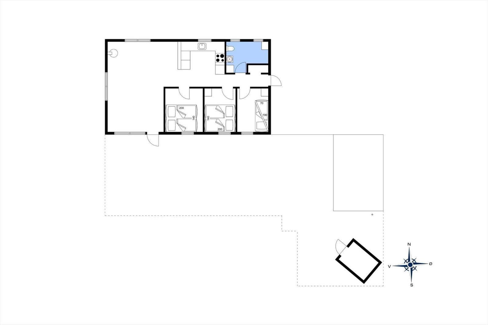 Apartment with three bedrooms, kitchen, and bathroom. Outdoor area with grill spot.