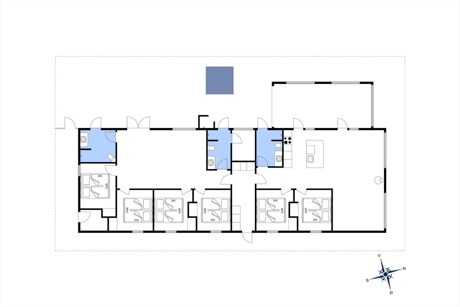 Functional floor plan with bedrooms, bathrooms, and kitchen.