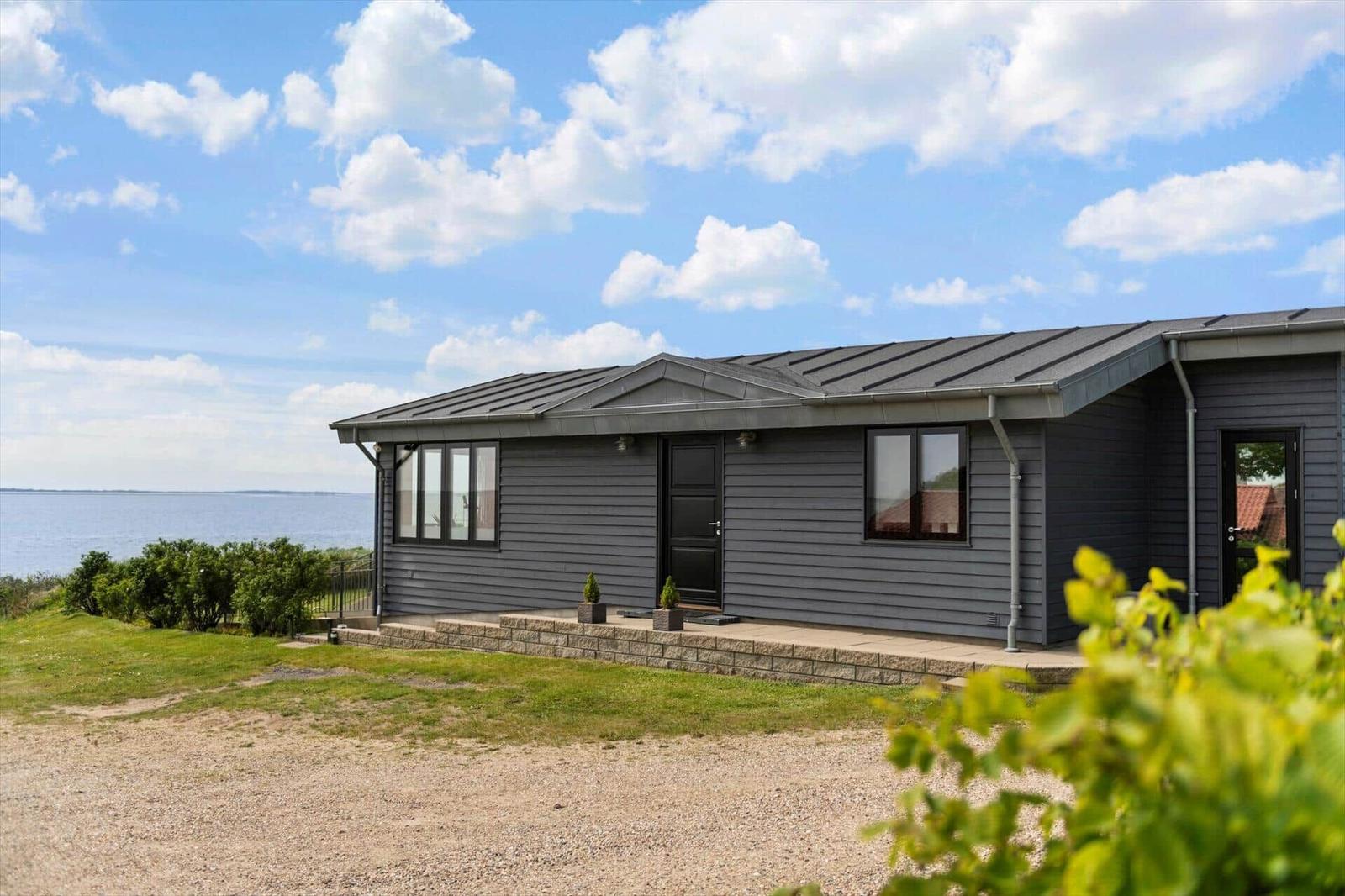 Moderne Ferienhaus mit Meerblick und Terrasse