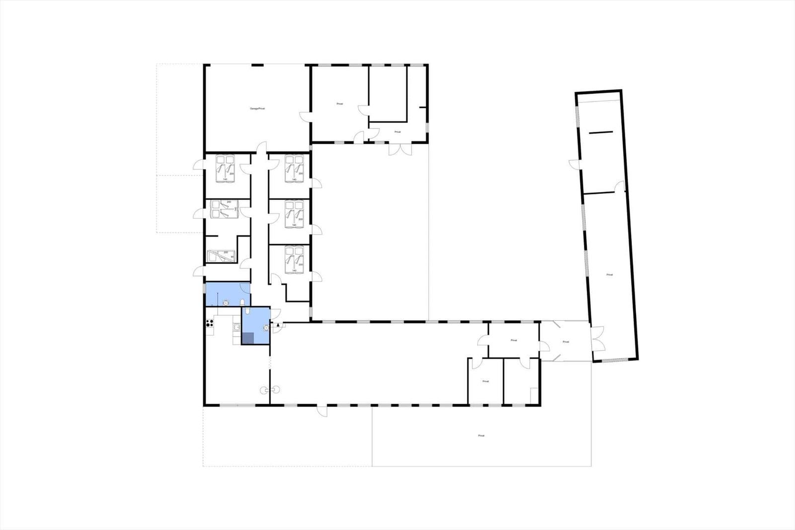 Floor plan shows rooms, bedrooms, and bathroom with marked areas.