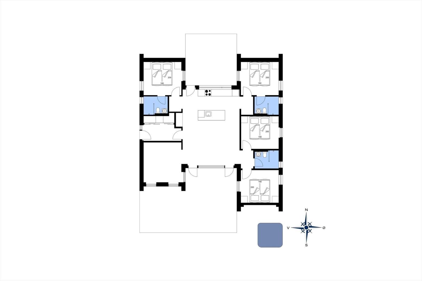 Fünf Zimmer mit Bad und Küche in einer Wohnung