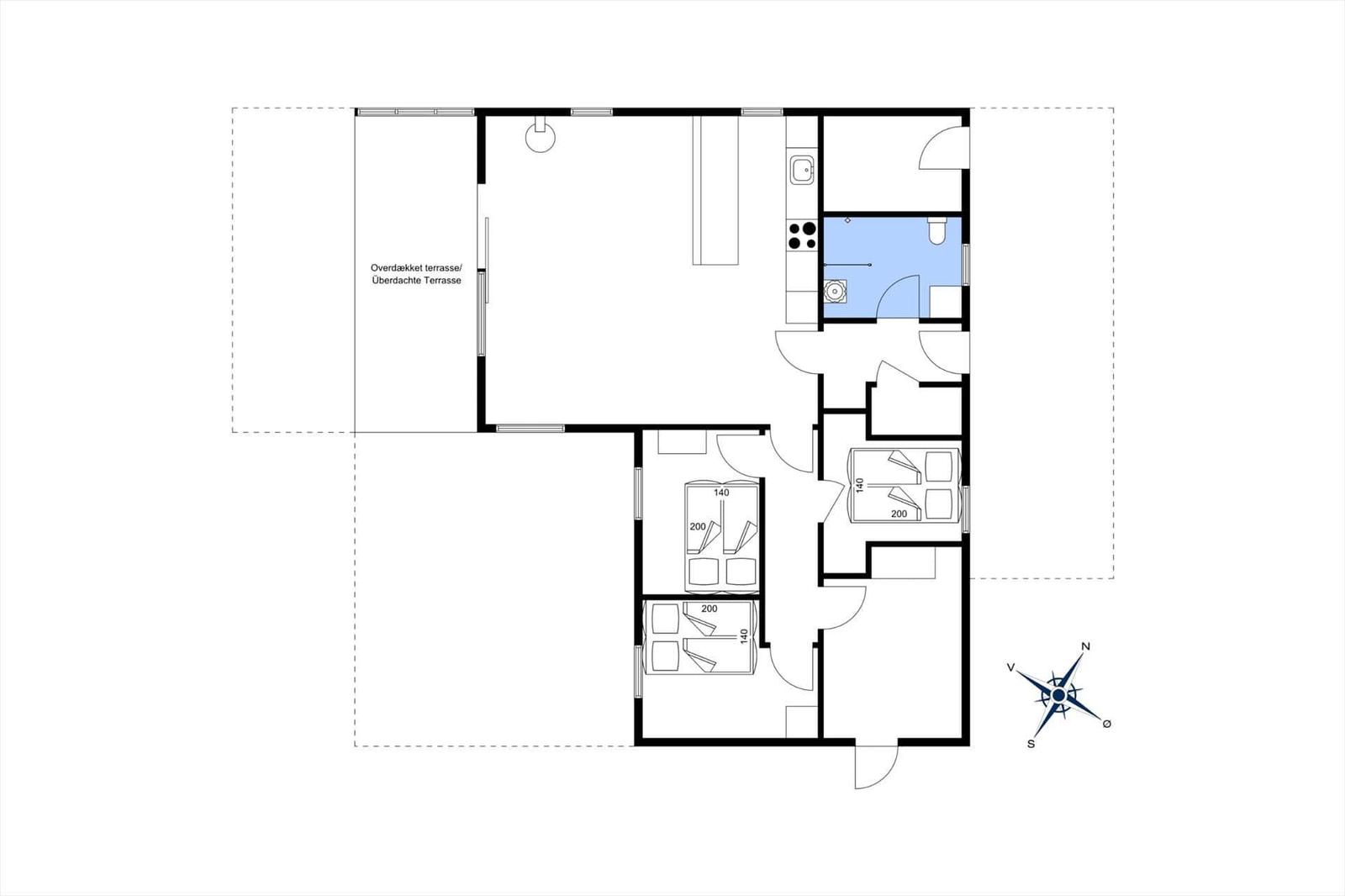 Apartment with three bedrooms, kitchen, and covered terrace.