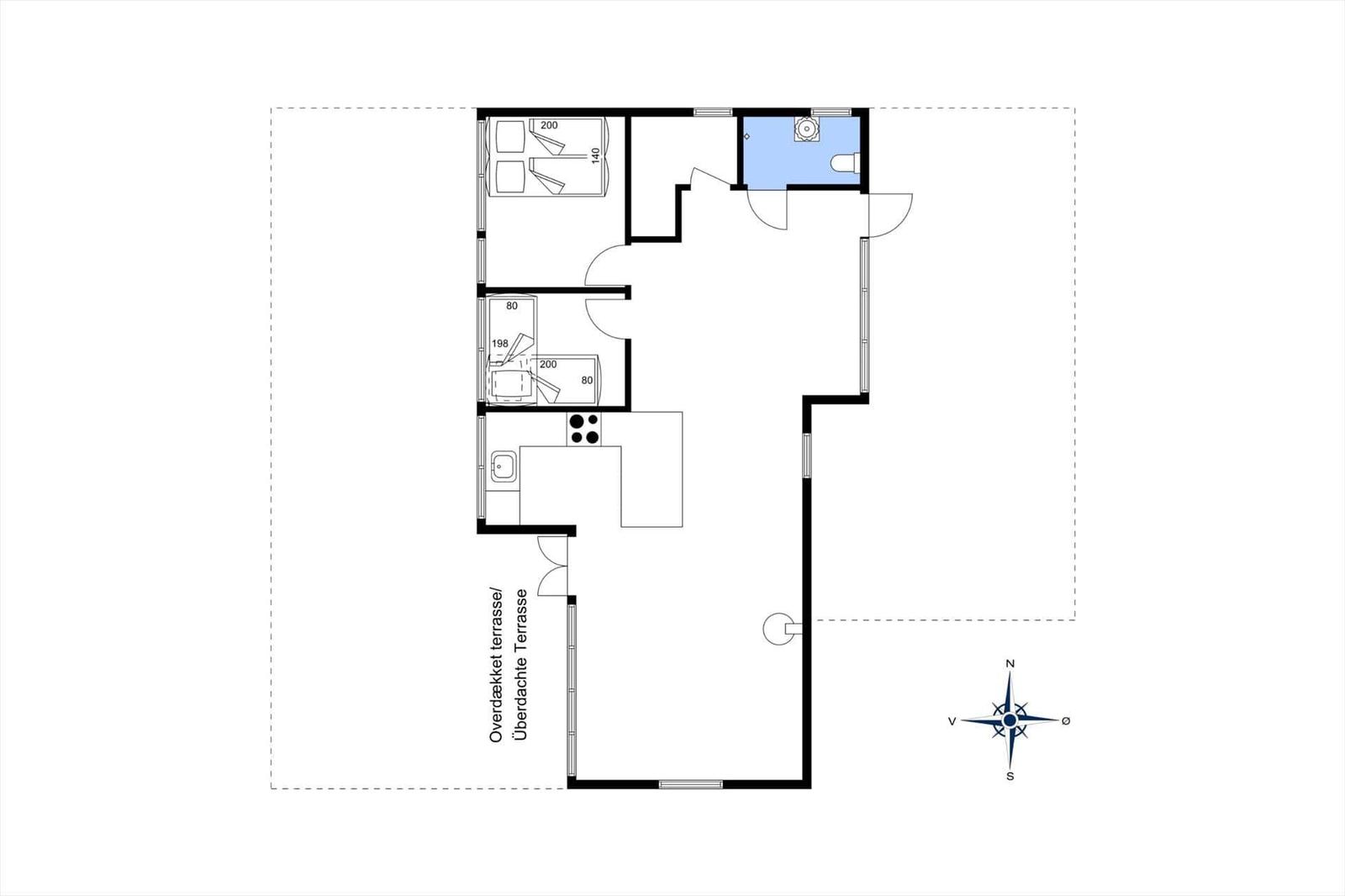 Apartment with bedroom, kitchen, bathroom, and covered terrace.
