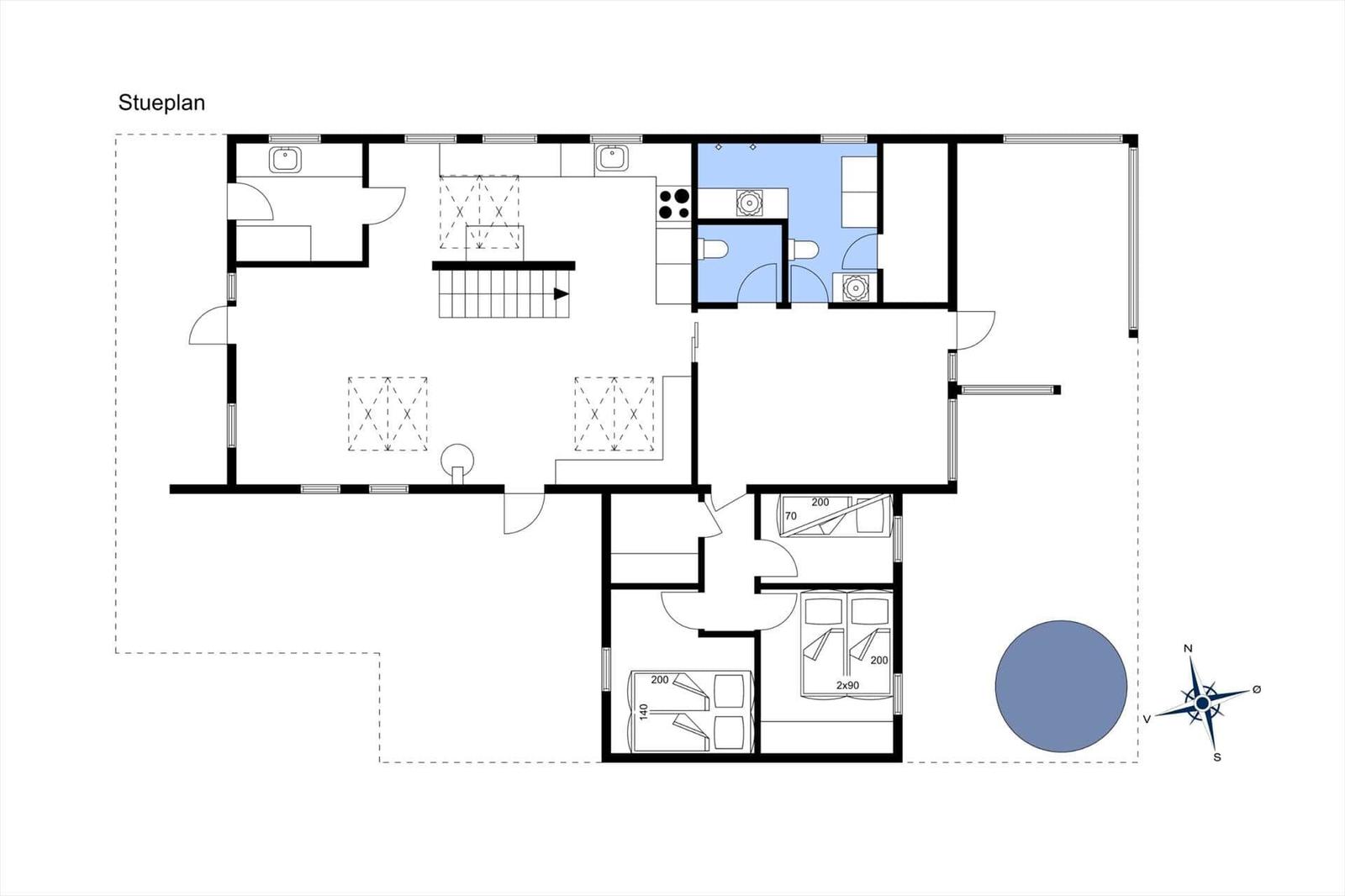 Stueplan zeigt Wohn- und Schlafzimmer, Küche und Bad mit Maßen und Orientierung.