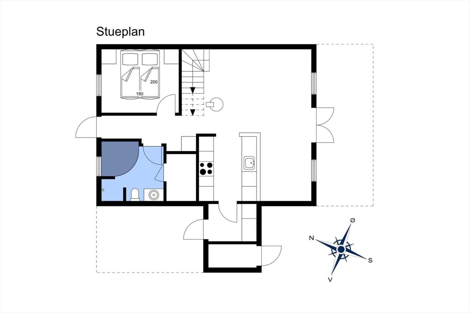 Stueplan zeigt Schlafzimmer, Küche, Bad und Treppenhaus mit Orientierung.