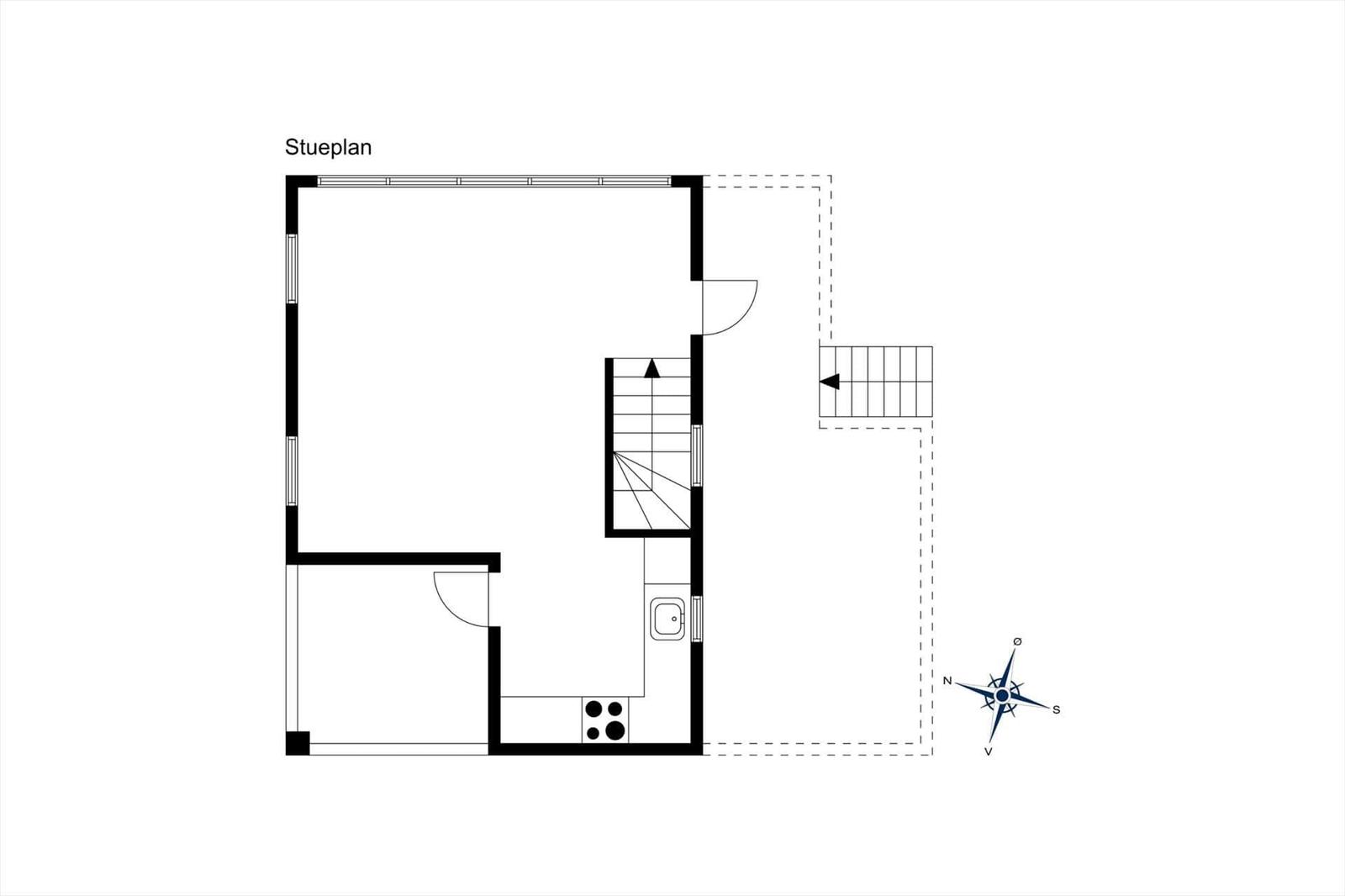 Stueplan zeigt Wohnraum, Küche, Bad und Treppe zur oberen Etage.