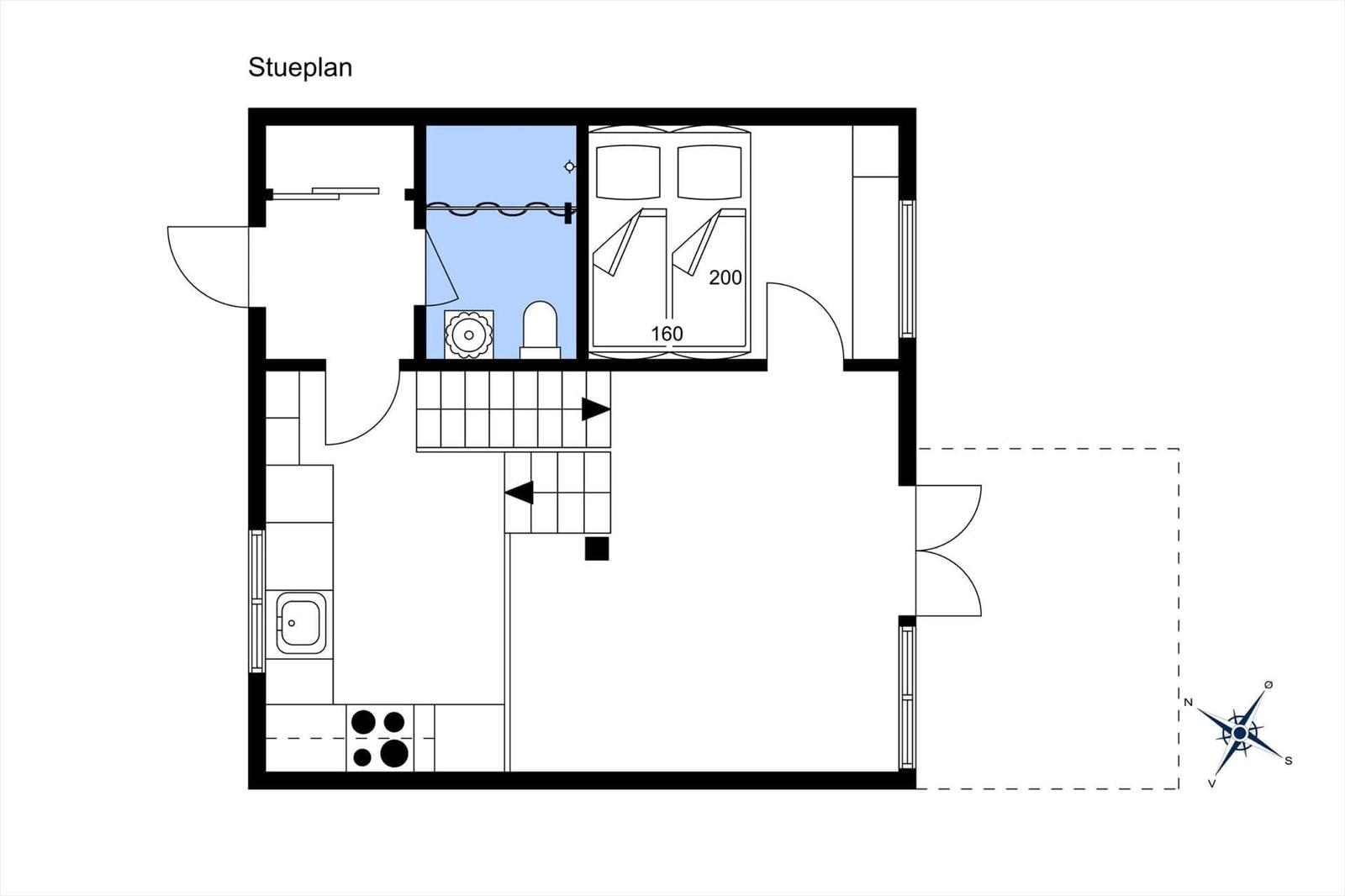 Stueplan zeigt Schlafzimmer, Bad und Küche mit Stufen zur oberen Etage.