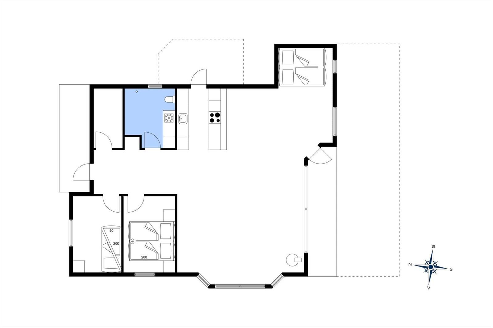 Apartment with two bedrooms, kitchen, and bathroom. Floor plan with orientation.