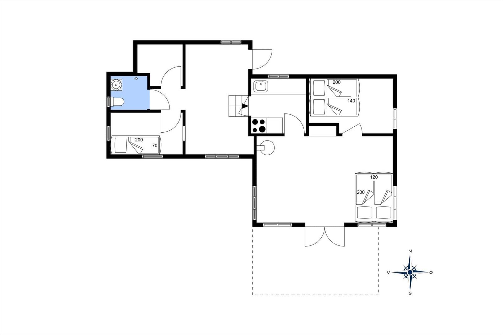 Dieses Apartment hat zwei Schlafzimmer, eine Küche, ein Bad und einen Wohnbereich mit Fenster.