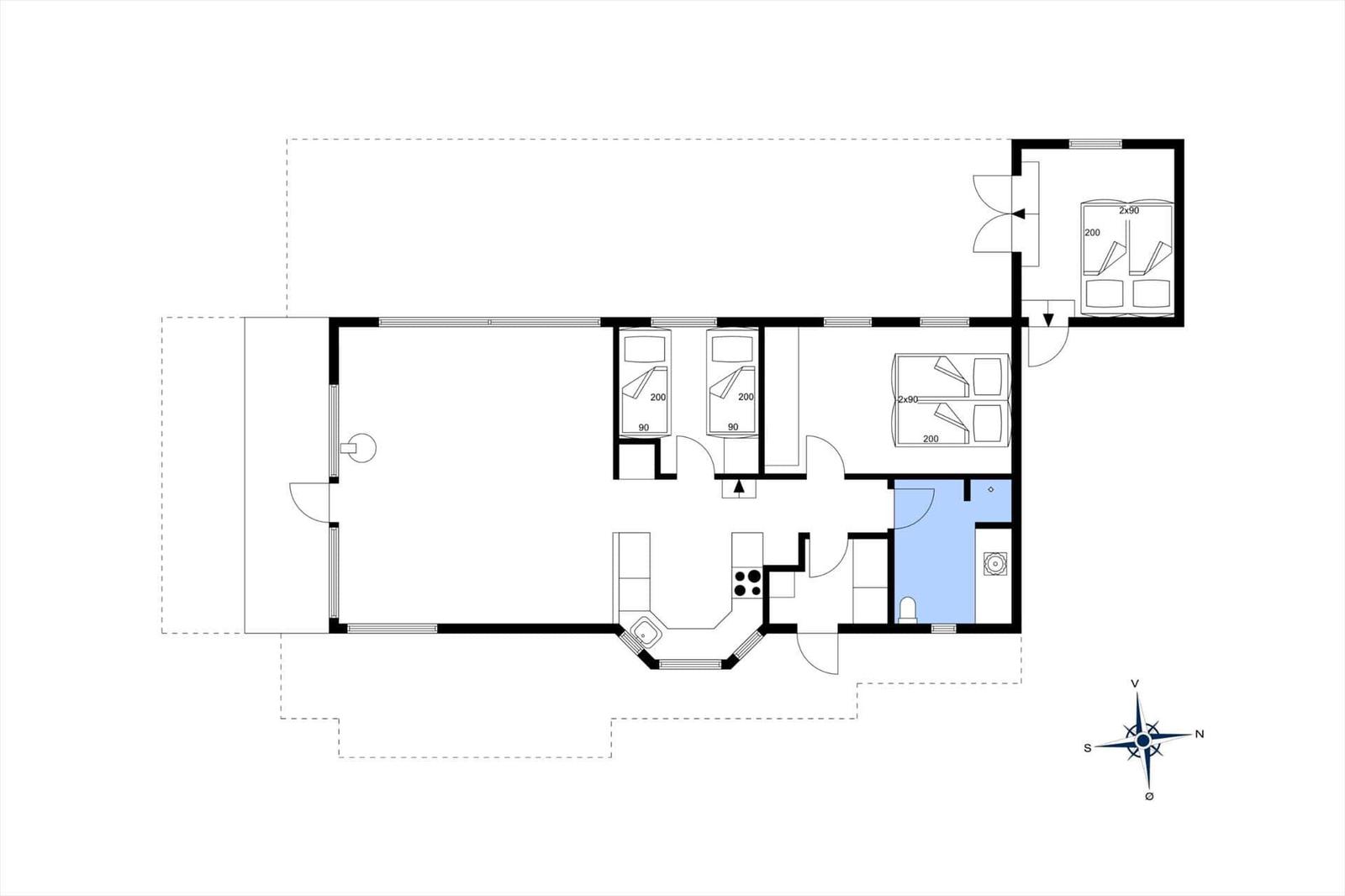 Wohnung mit drei Schlafzimmern, Küche und Bad. Flur und Wohnbereich sind groß.