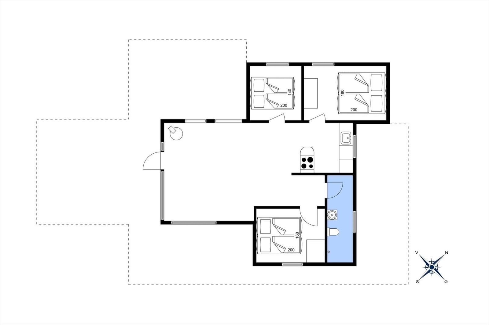Wohnung mit drei Schlafzimmern, Küche und Bad. Raumübersicht mit Maßangaben.