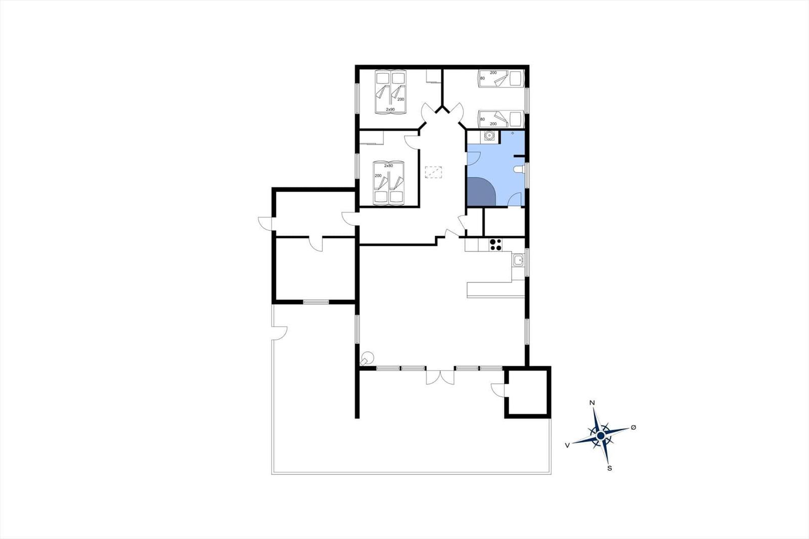 Grundriss einer Wohnung mit drei Schlafzimmern, Küche und Bad.
