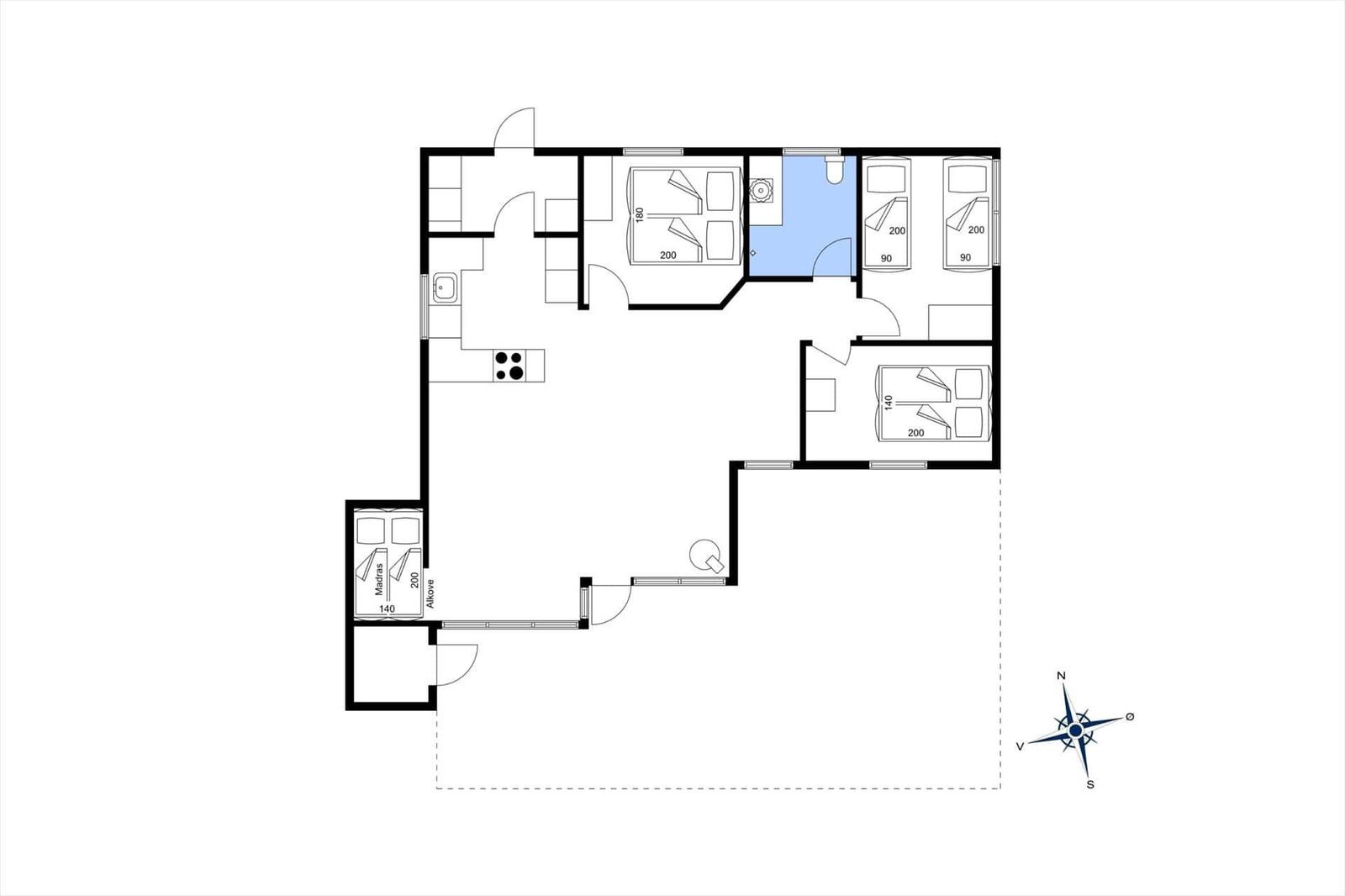 Wohnung mit Küche, Bad, Schlafzimmer und Terrasse. Flur und Bad sind separat.