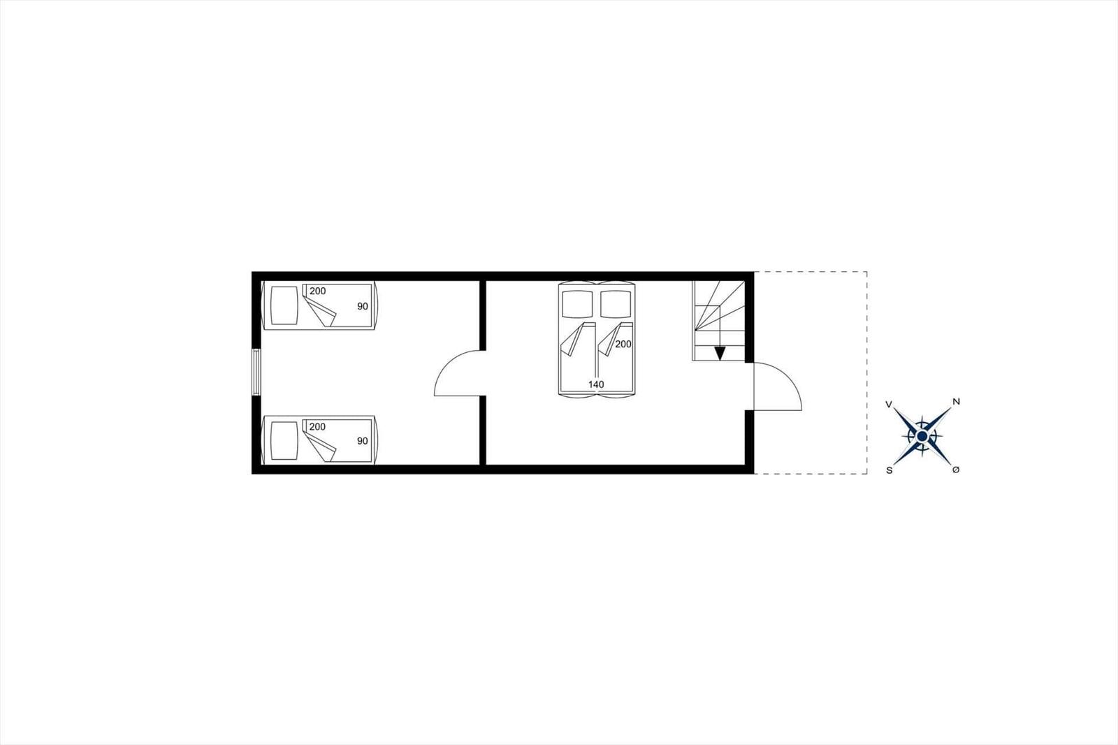 Gesamtfläche mit drei Schlafzimmern und Treppe zur Unterkunft.