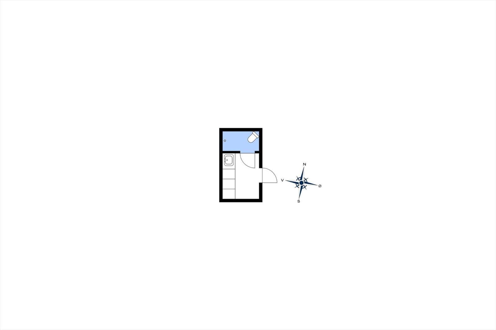 Kleines Apartment mit Bad und Küchenbereich. Orientierung mit Kompass.