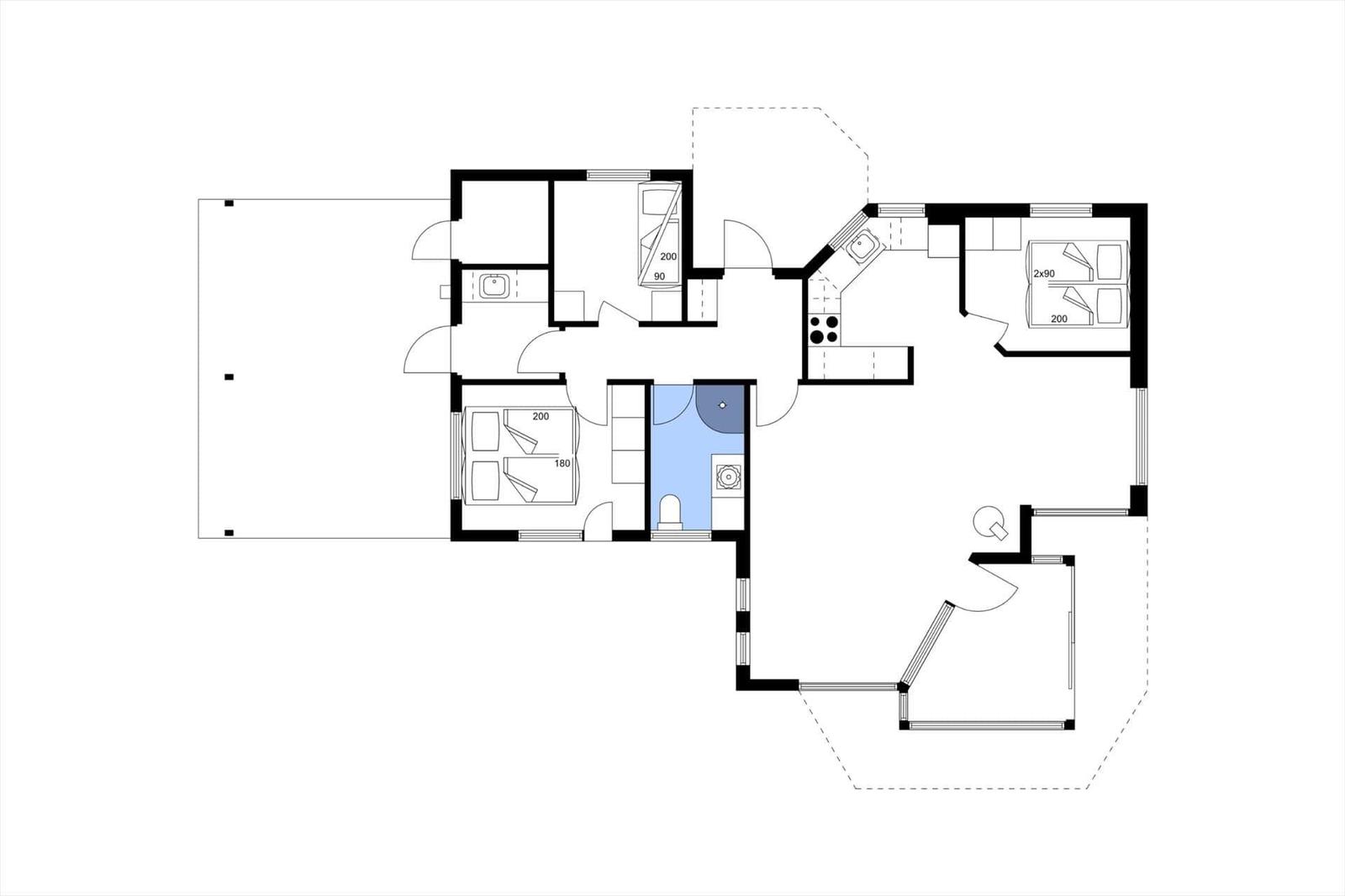 Dies ist eine Grundrisszeichnung einer Wohnung mit drei Schlafzimmern, Küche und Bad.