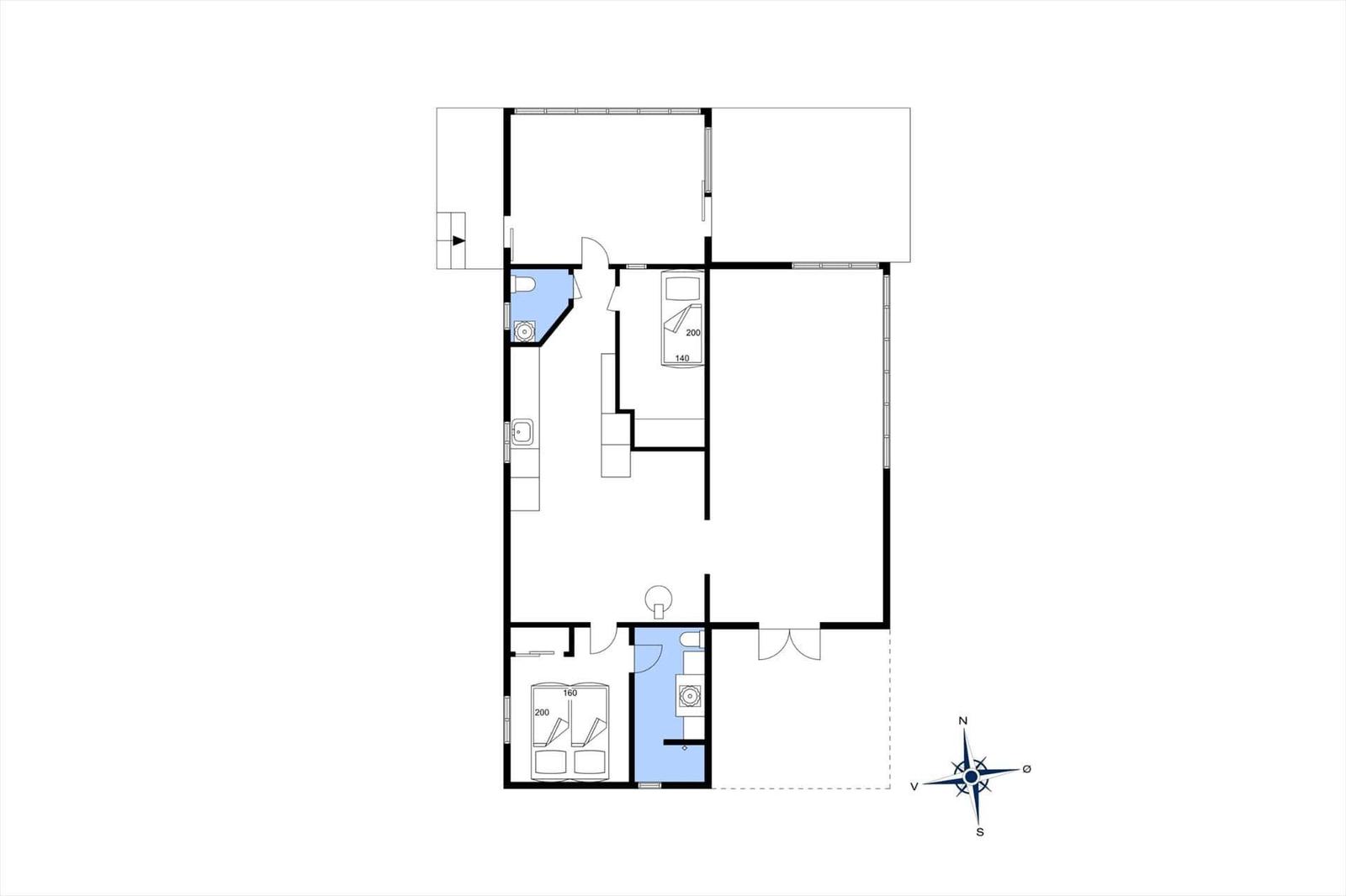 Wohnung mit zwei Schlafzimmern, Bad und Küche. Raumübersicht mit Kompass.