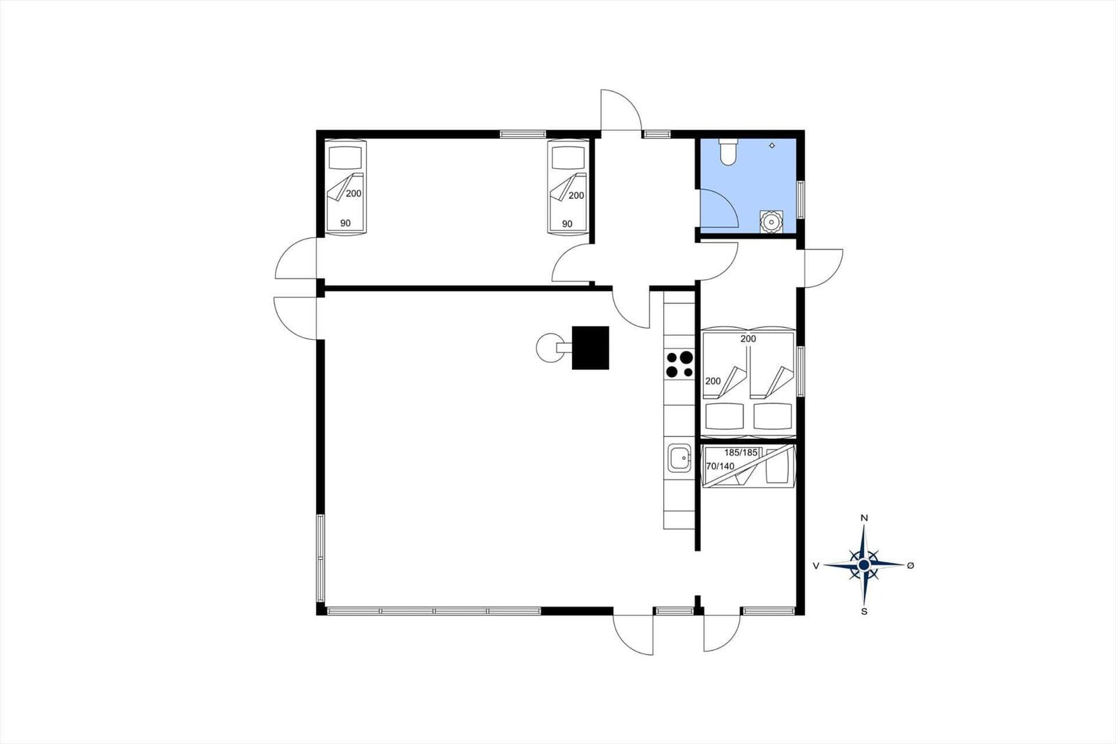 Wohnung mit drei Schlafzimmern, Küche und Bad. Grundriss mit Raumangaben.