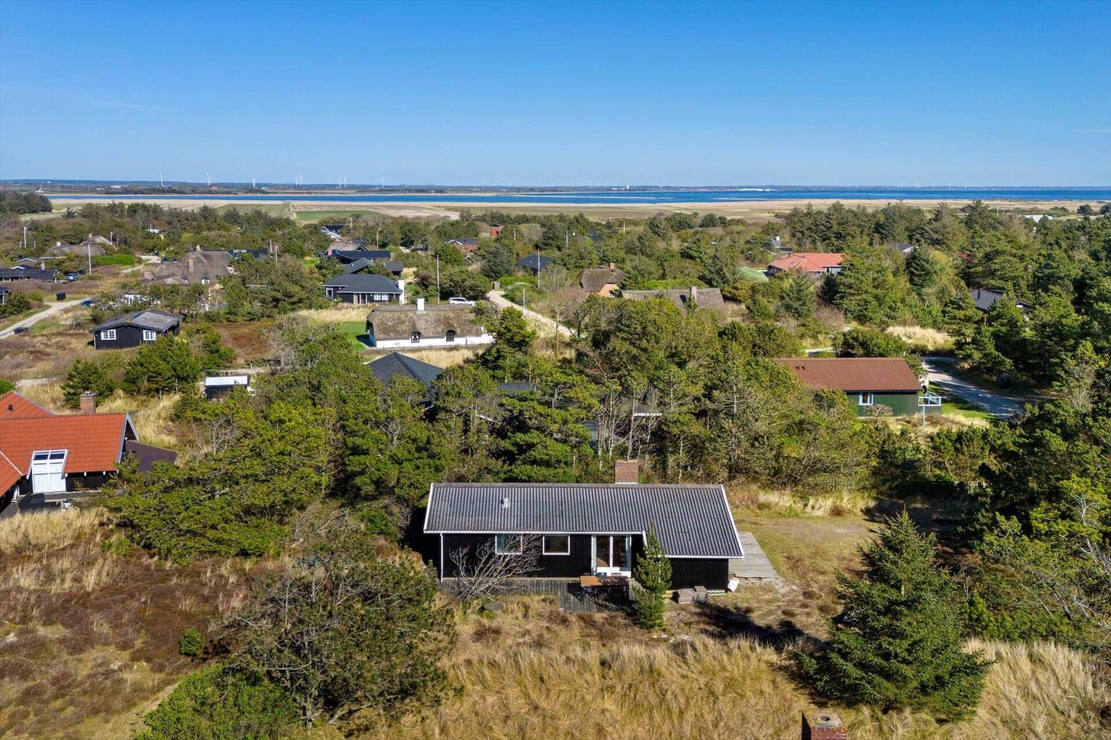 Haus mit Blick aufs Meer und Wiesen