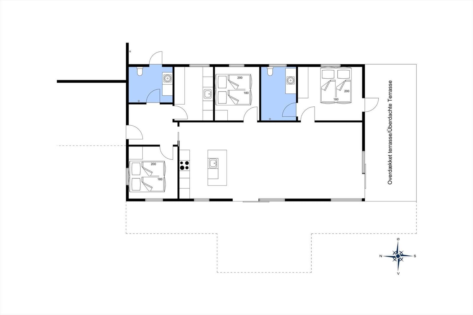 Apartment with three bedrooms, kitchen, and covered terrace.