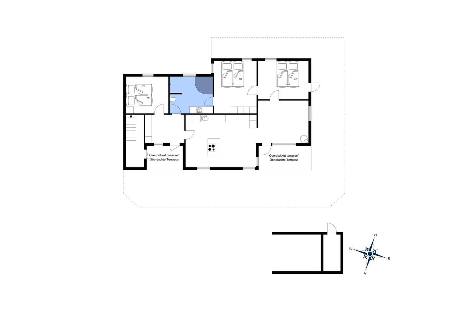 Functional floor plan with three bedrooms, kitchen, and covered terrace.