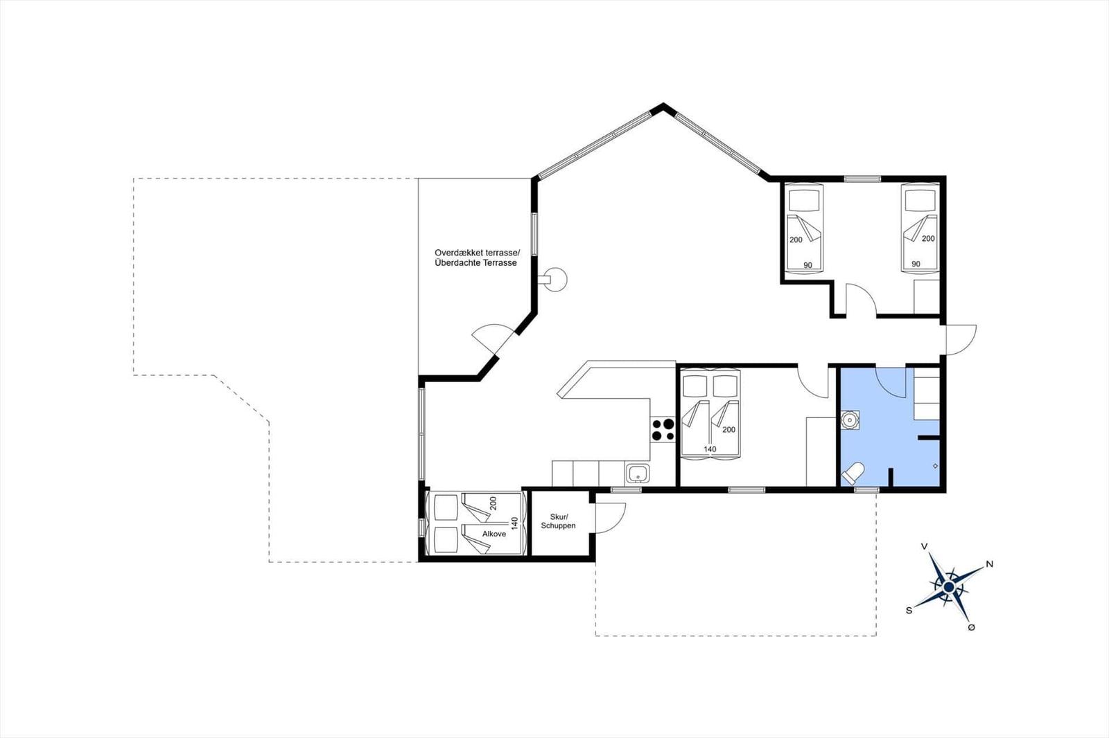 Die Wohnung hat drei Schlafzimmer, eine Küche, ein Bad und eine überdachte Terrasse.