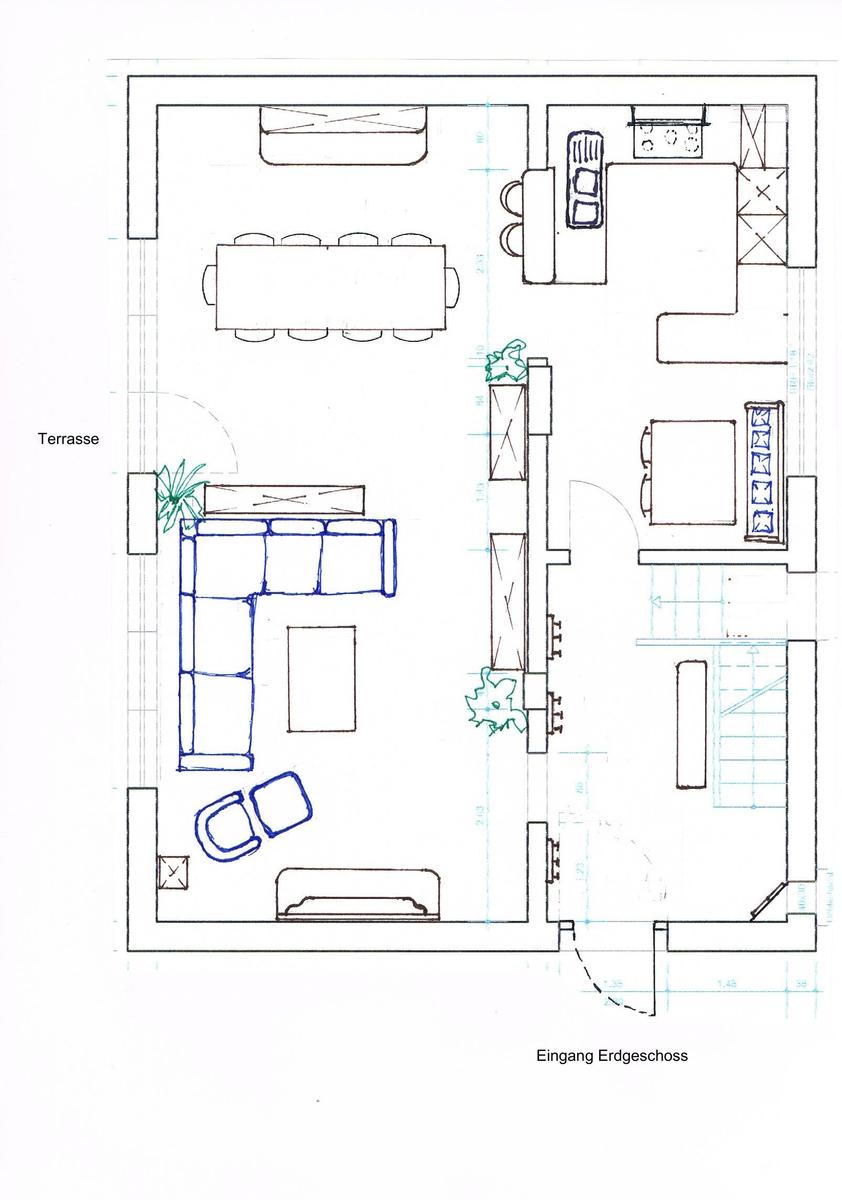 Erdgeschossplan mit Wohn-, Ess- und Schlafbereich sowie Terrasse und Küche.