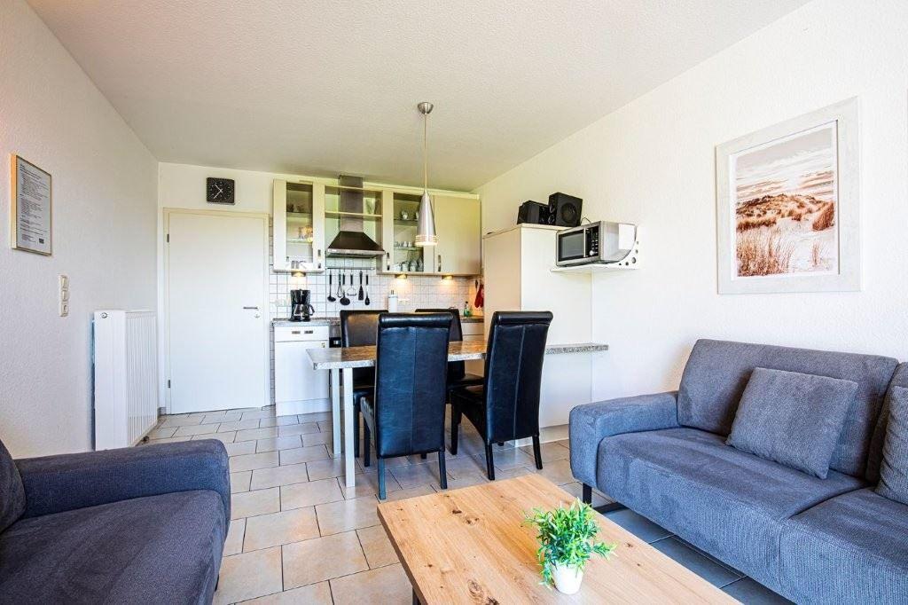 Woh und Esszimmer mit Küche für gesellige Abende...