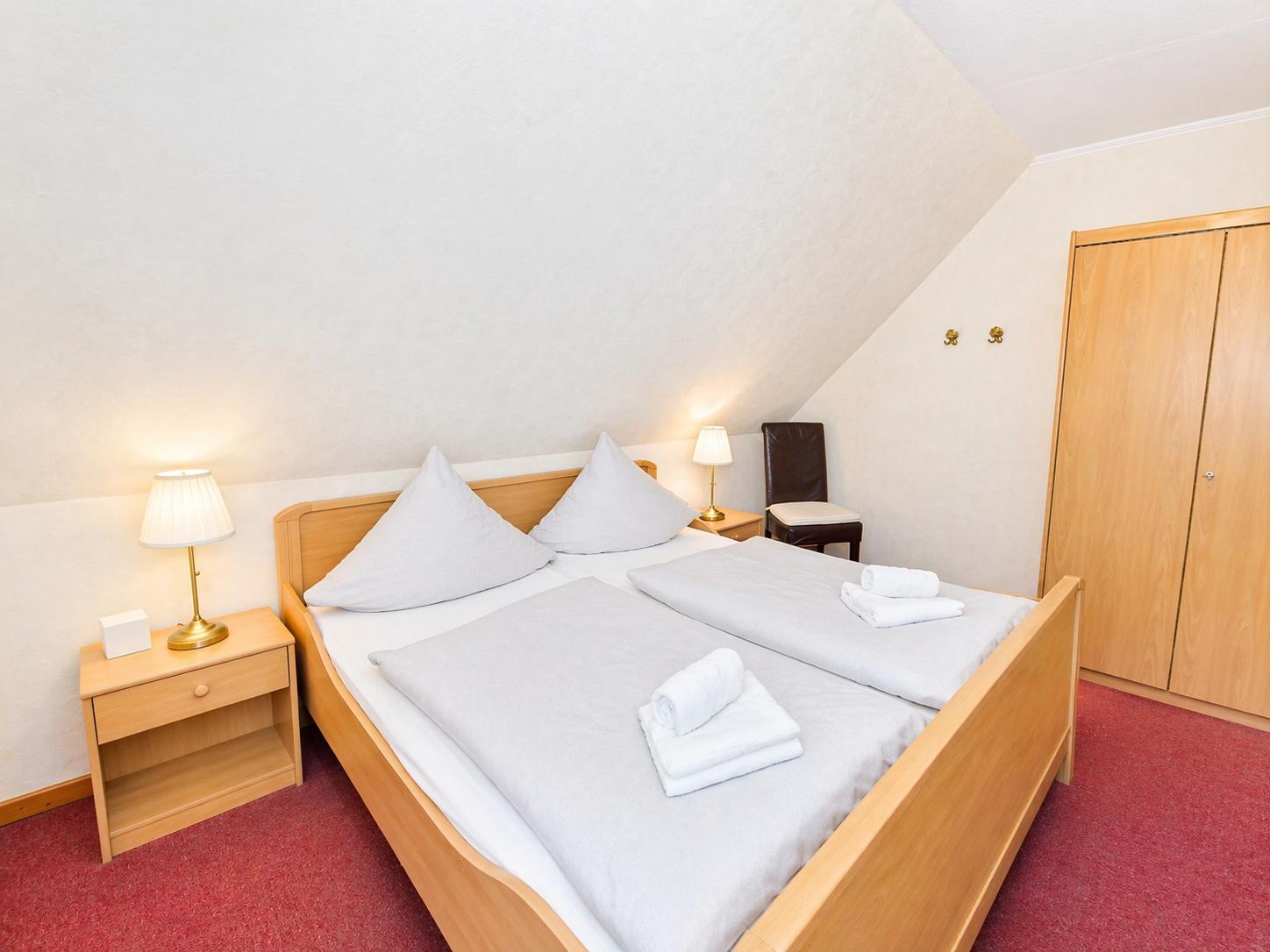 Schlafzimmer ...