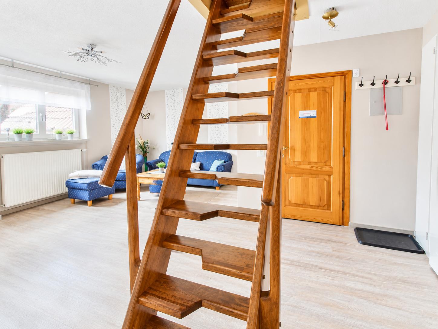 Treppe zum Kinderschlafzimmer im Dachgeschoß...