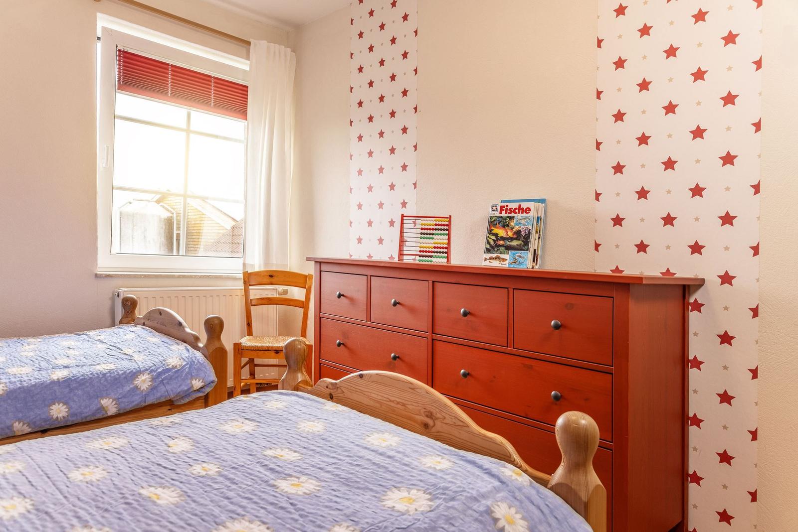 Zweites Schlafzimmer mit Schrank...
