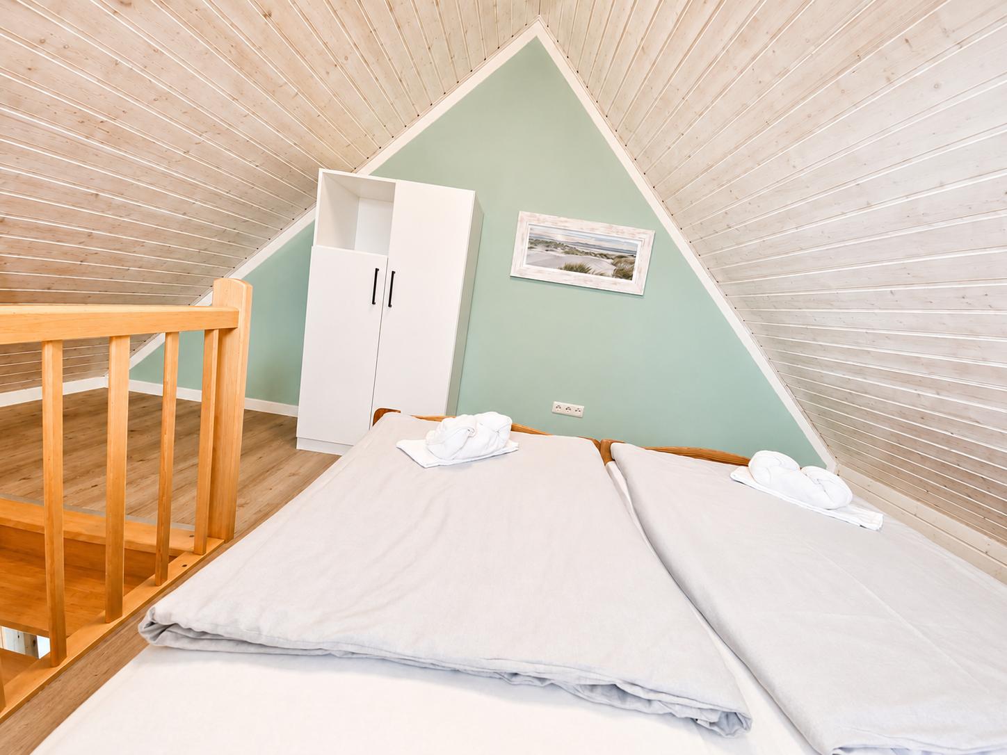 Schlafzimmer Dachgeschoss mit Schrank...