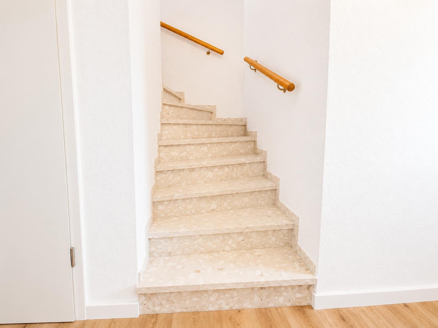 Treppe zu den Schlafräumen...