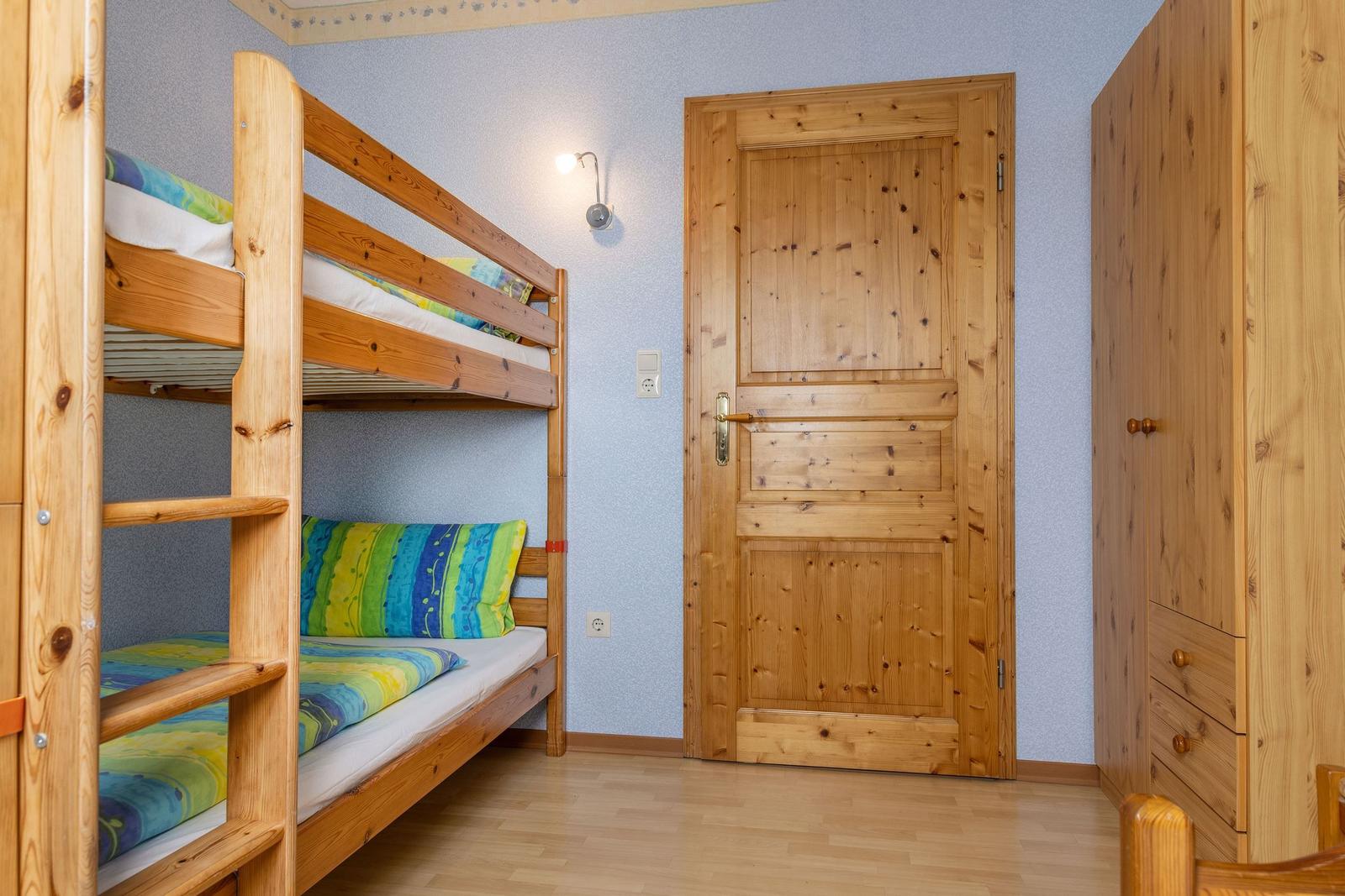 Zweites Schlafzimmer mit Hochbett...